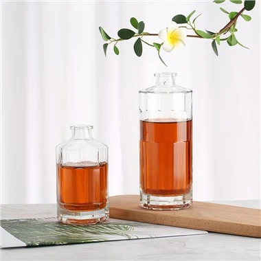 Стъклен съд за уиски