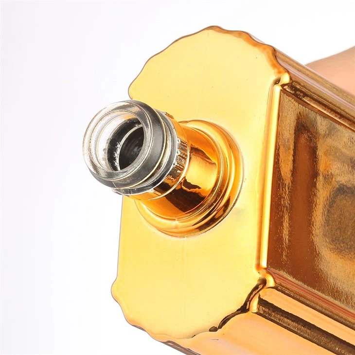 Golden Rum Whiskey Square Bottle 700ML